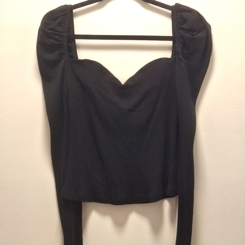Sweetheart Neckline Puffed Long Sleeve Ribbed Top | Black | Size M